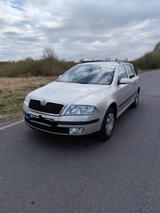Skoda Octavia Combi 1.6 FSI Ambiente  - Skoda Octavia aus 2006: Combi