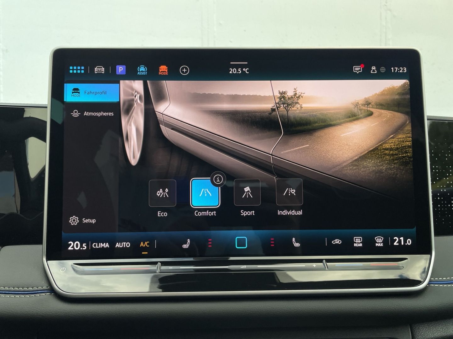 Tiguan 2.0 TDI R-Line Black Style 360°Kamera/AHK