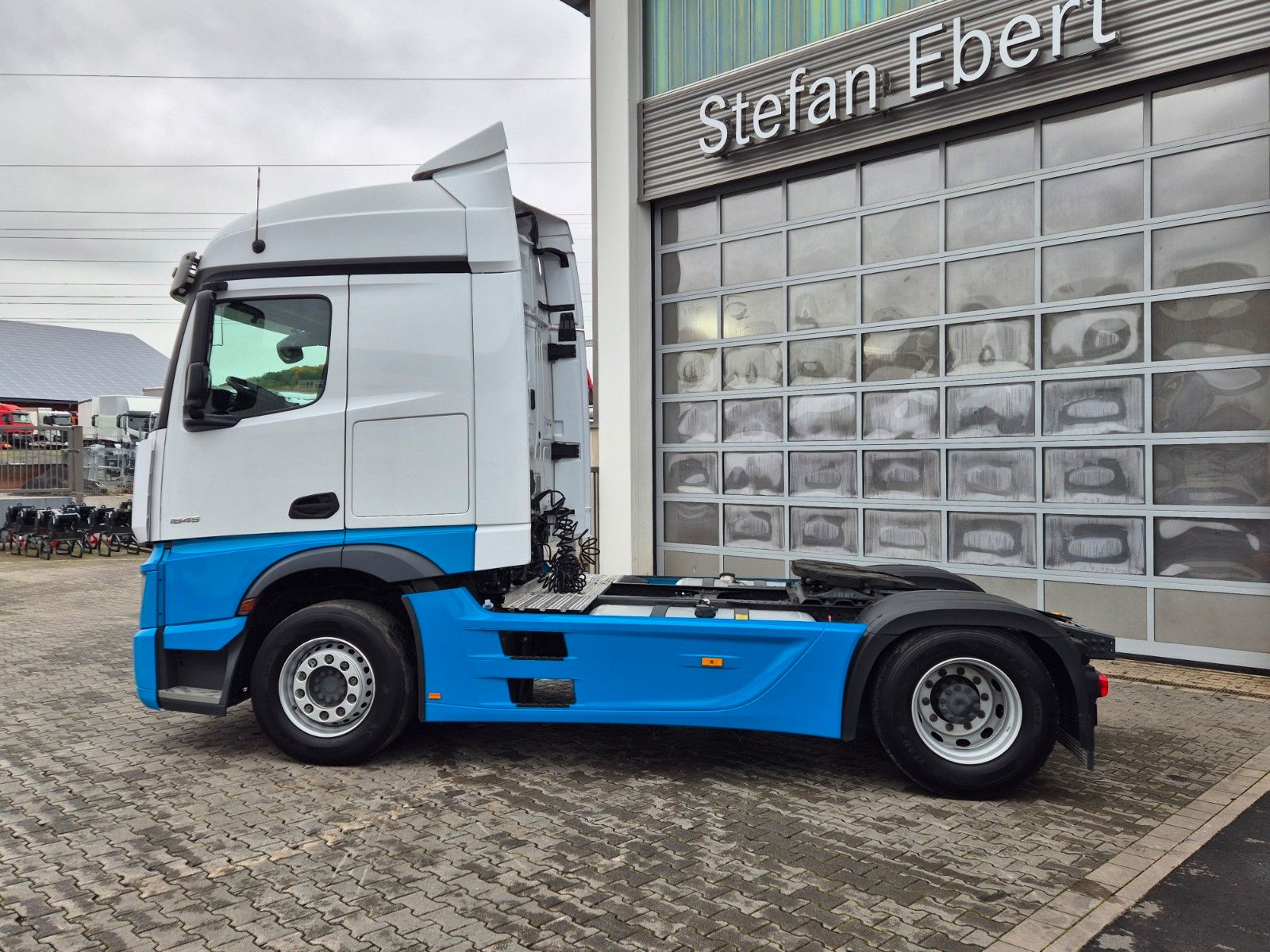 Fahrzeugabbildung Mercedes-Benz Actros 1845 LS Öl-Retarder Navi PPC 2x Bett