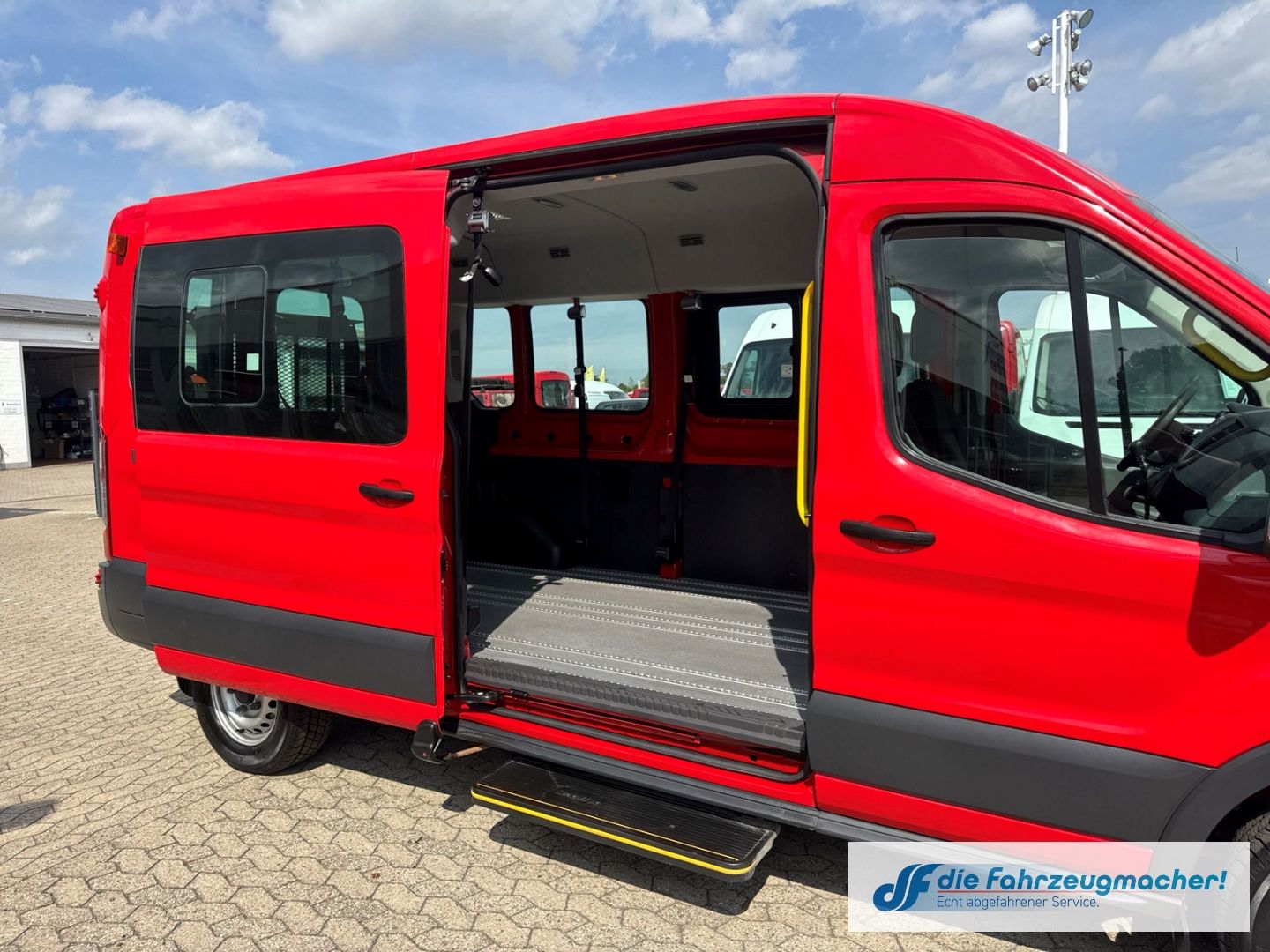 Fahrzeugabbildung Ford Transit Kombi 350 L3 2.2 TDCi DPF *3022