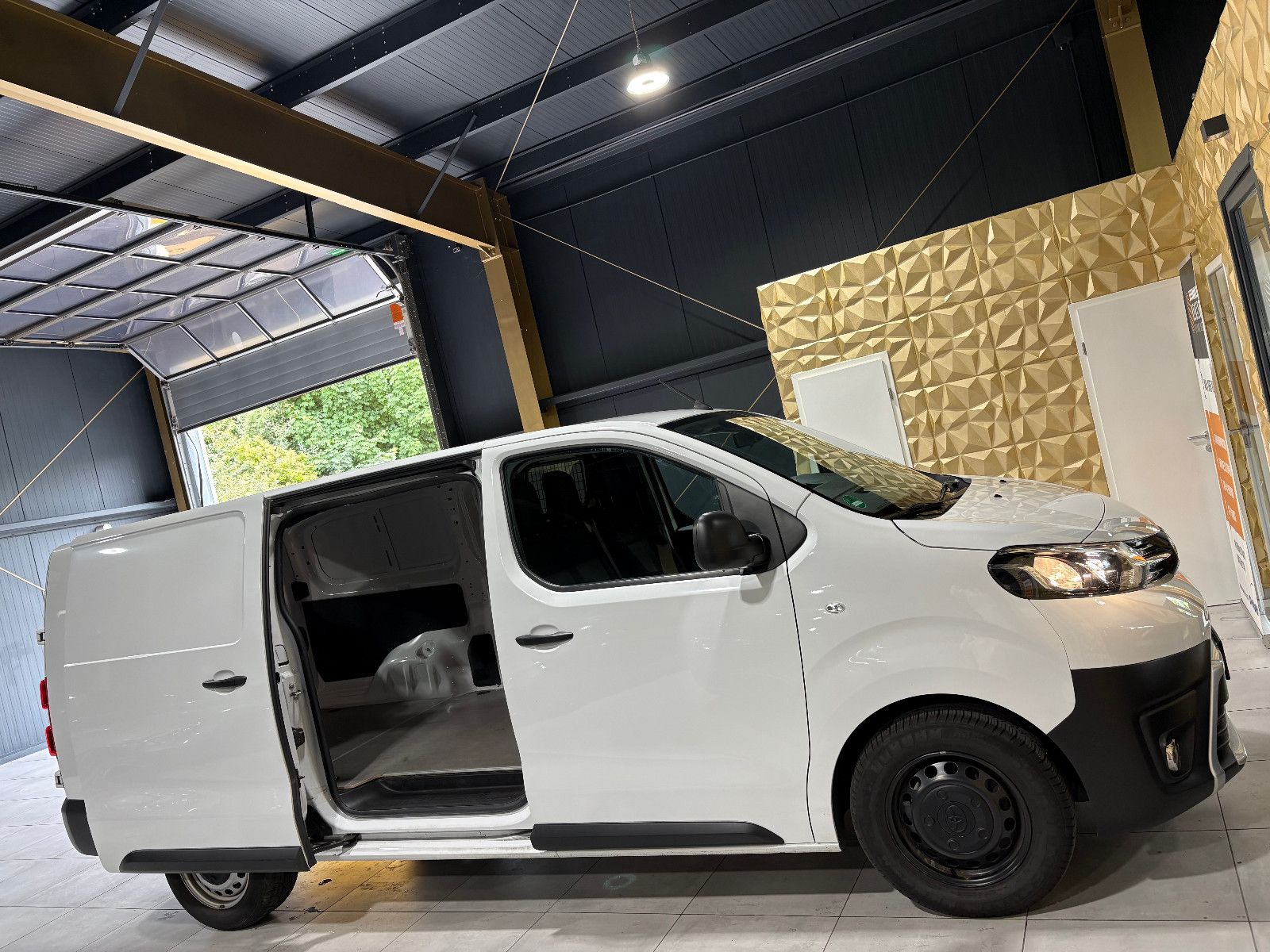 Fahrzeugabbildung Toyota Proace L2 Kasten Meister/360°/NAVI/APPLE/3-SITZ