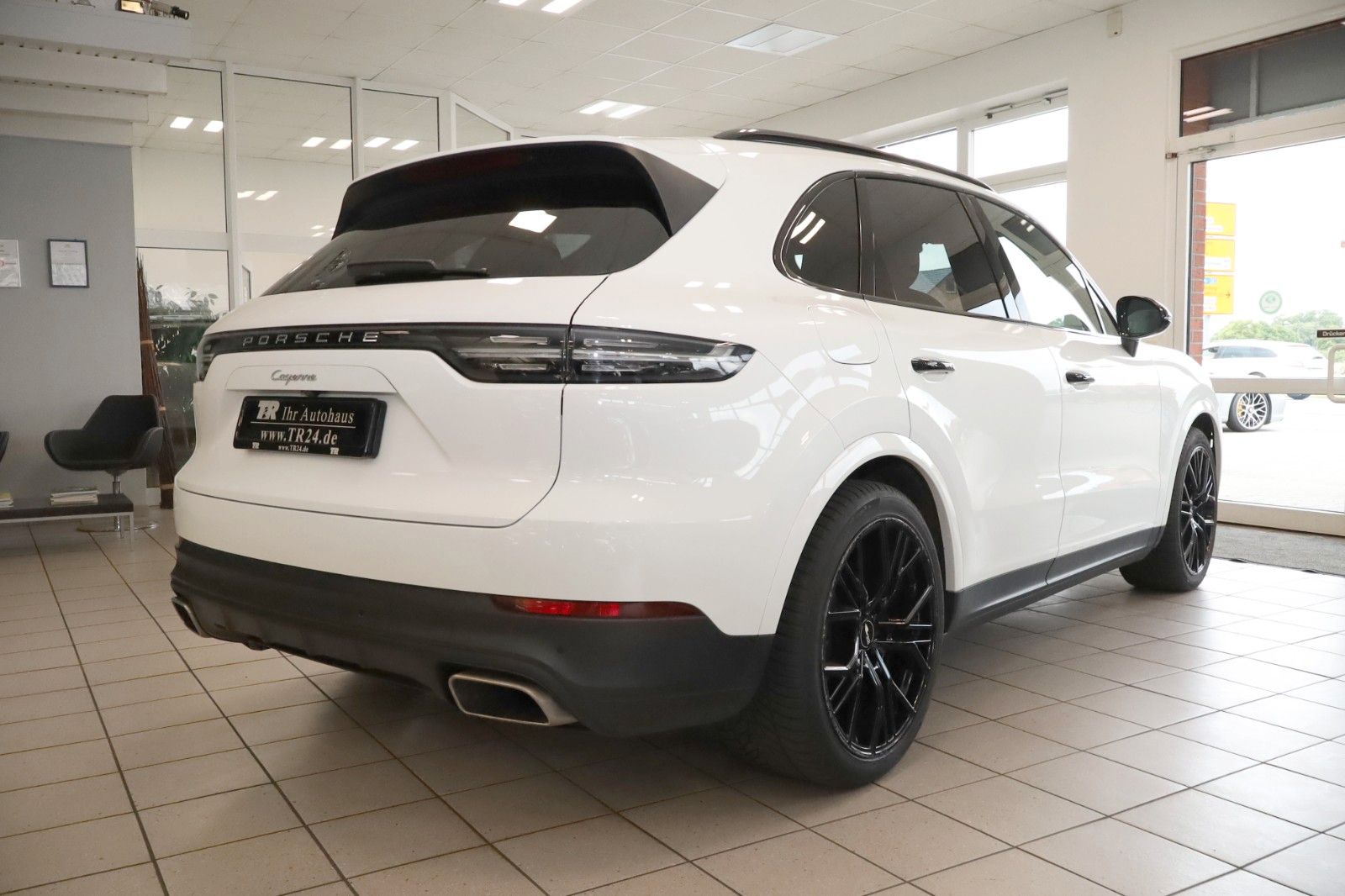 Fahrzeugabbildung Porsche Cayenne V6 Luftfederung, Panorama, ACC, Keyless