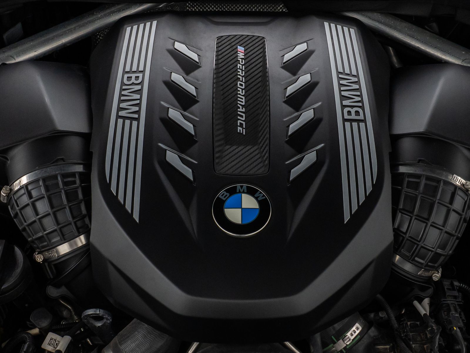 Fahrzeugabbildung BMW X5 M50i Panorama 360° Laser HUD DAB HiFi SoftCL