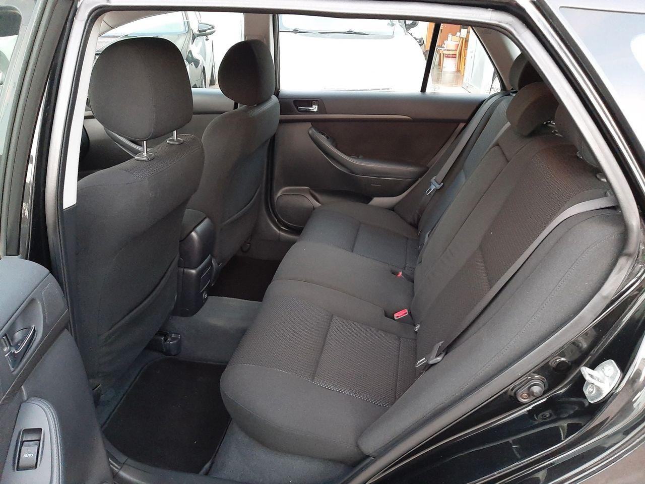 Toyota Avensis 2004 — photo 7