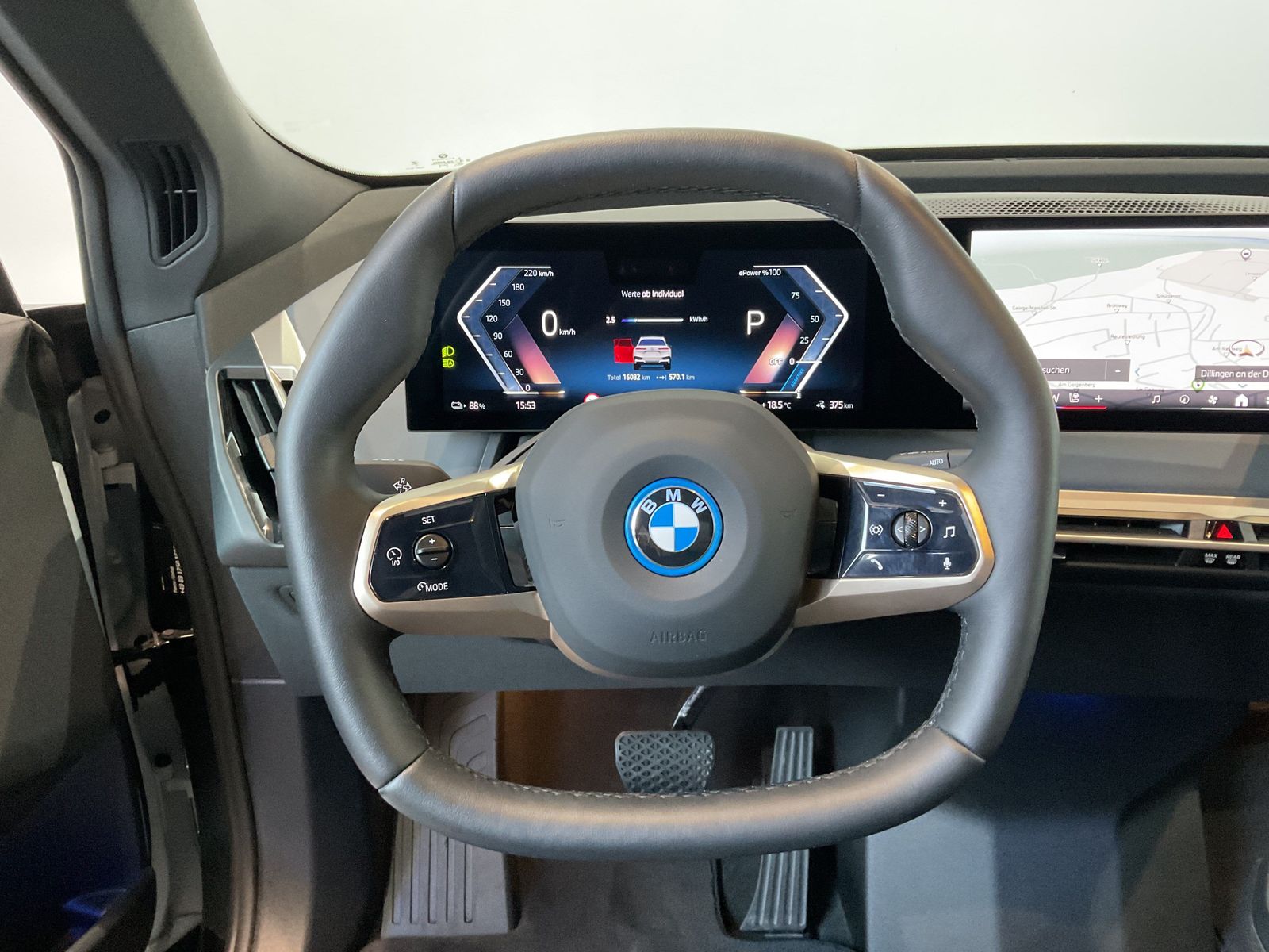 Fahrzeugabbildung BMW iX xDrive50 Sportpaket HK HiFi Pano.Dach AHK