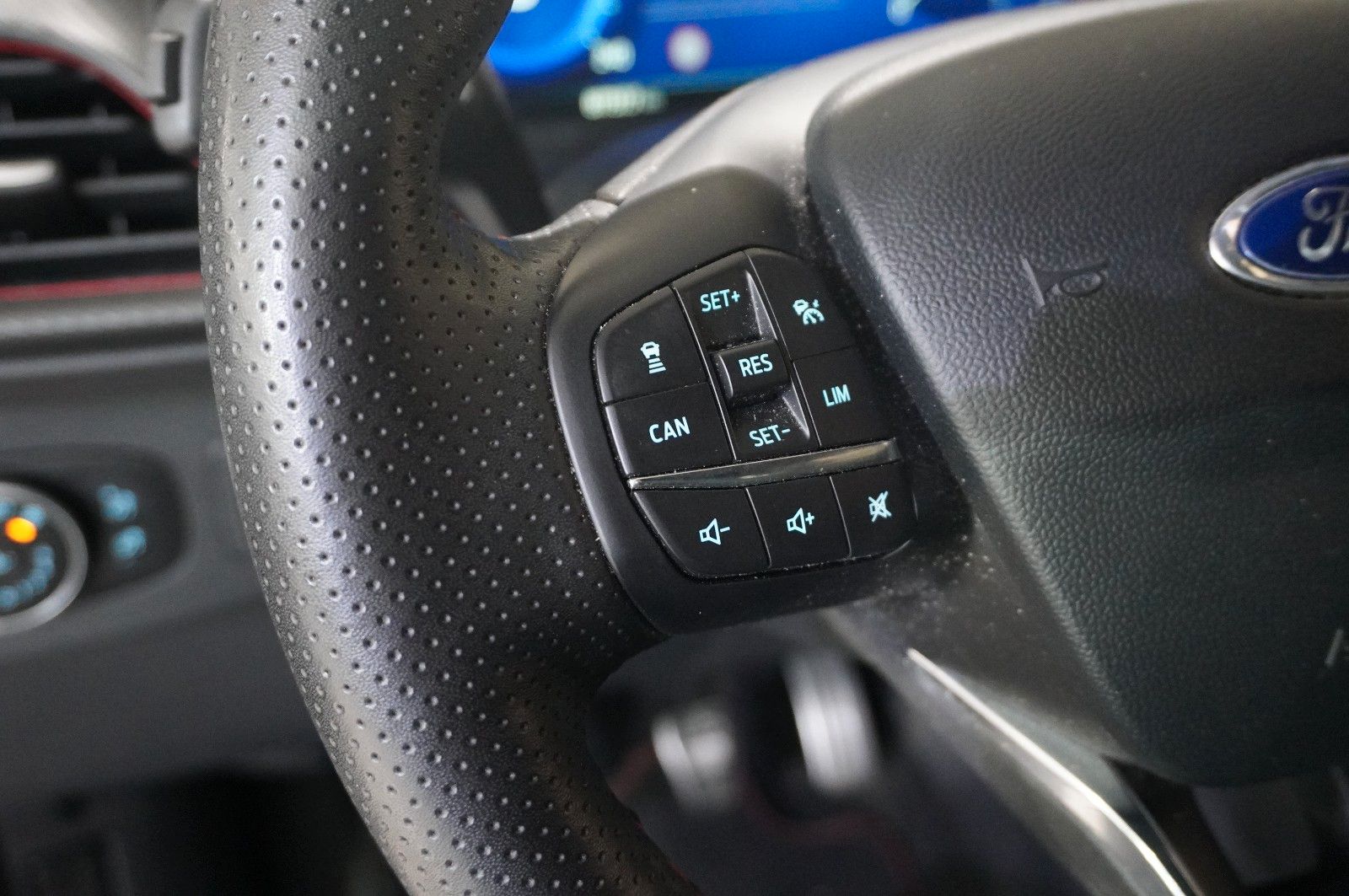 Fahrzeugabbildung Ford Puma 1.0 ST-LINE X NAVI/LED/KAMERA/SPORT/B&O/AHK