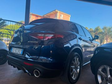Alfa-Romeo Stelvio - 8