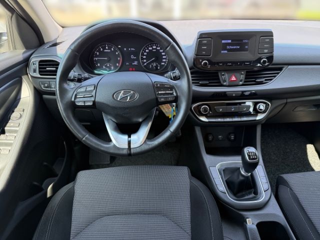 Fahrzeugabbildung Hyundai i30 cw Select 1.0 T-GDI +KLIMA+DAB+TEMPOMAT+PDC+