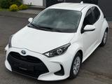 Toyota Yaris Hybrid Business Edition*Navi,Garantie02/27 - Toyota Yaris in Köln