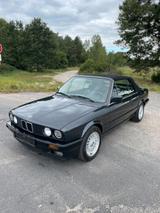 BMW E30 320i Cabrio - BMW 320 aus 1992