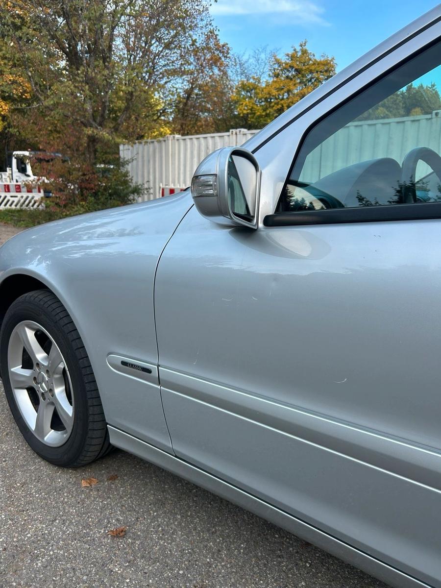 Mercedes-Benz C200 2005 — photo 7