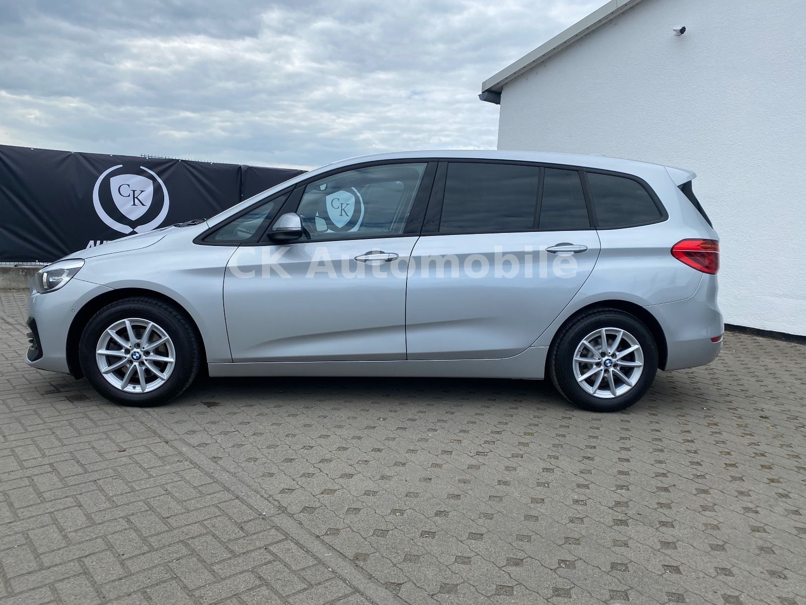 Fahrzeugabbildung BMW 216 d Gran Tourer Advantage/Automatik/Navi/PDC