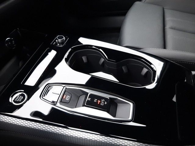 Fahrzeugabbildung Audi A5 Limousine S line TFSI Navi elekHeck Leder