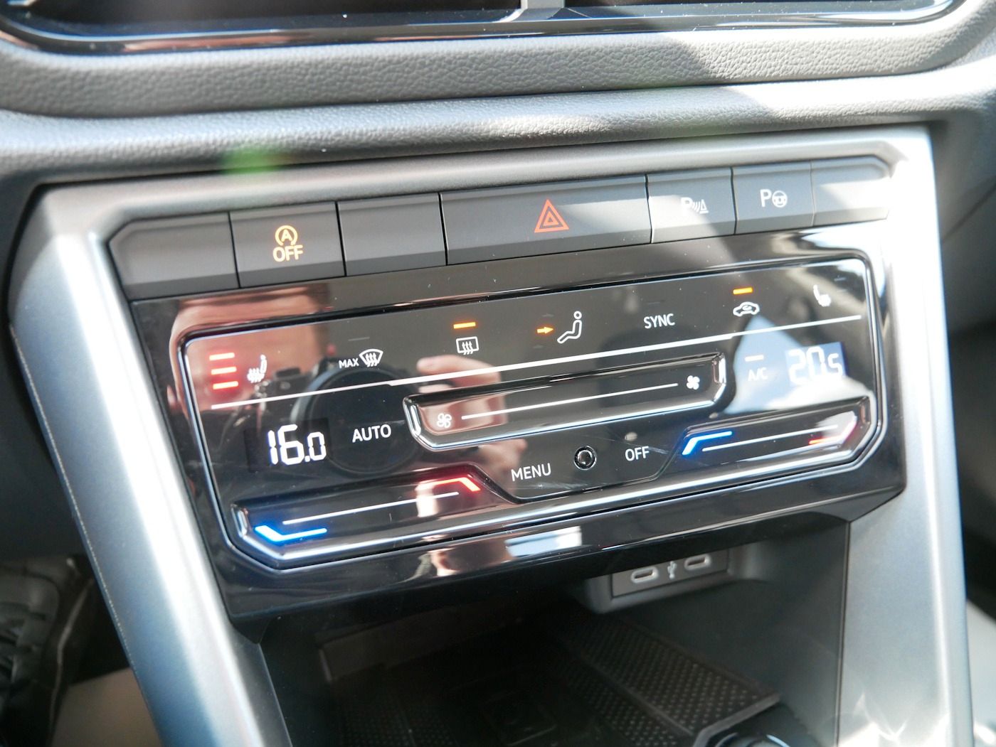 Fahrzeugabbildung Volkswagen T-Roc 1.0 TSI Life NEU35T LED NAVI SHZ Allwetter