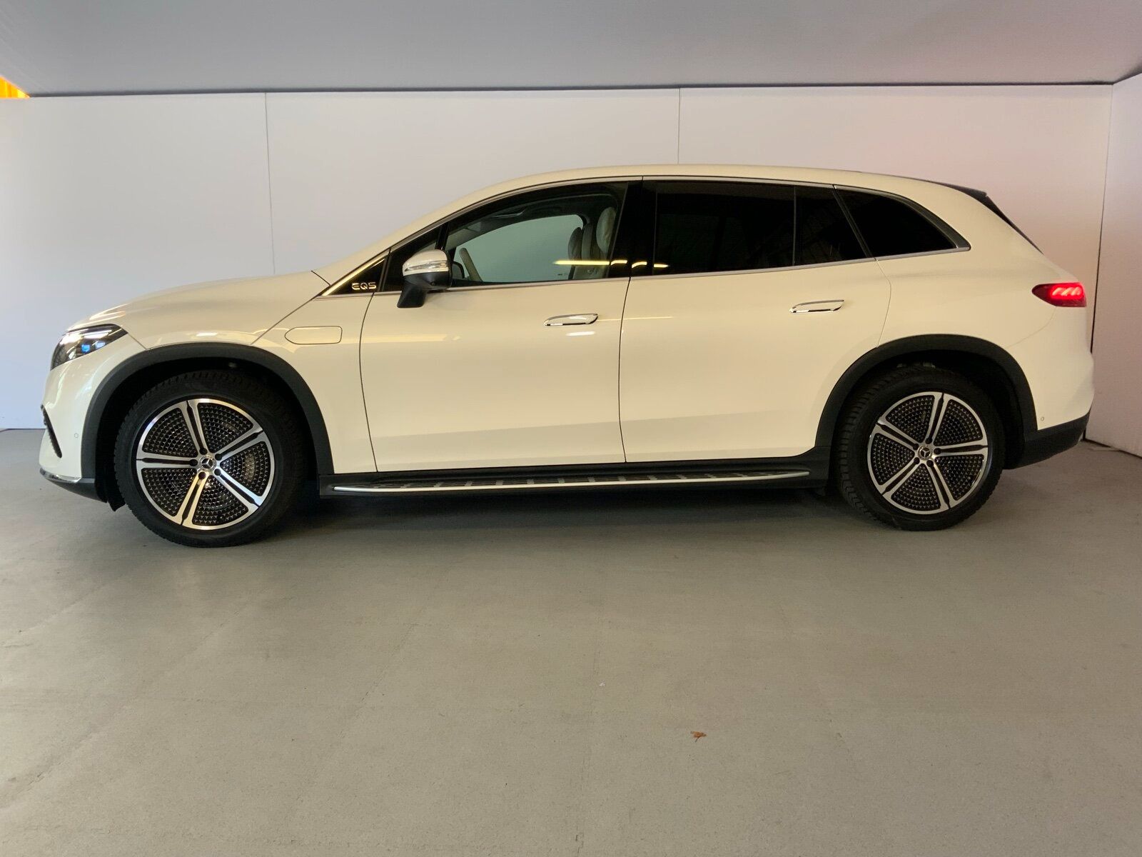 Mercedes-Benz EQS 450+ SUV Pano HAL Burm Hyperscreen DigiLight imagem 3