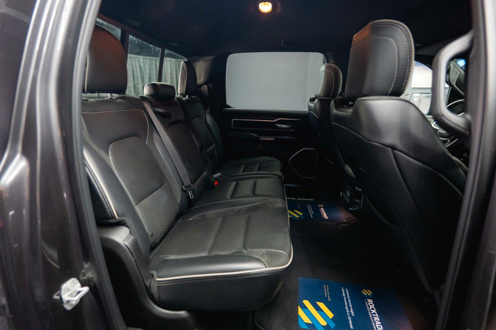 Fahrzeugabbildung Dodge RAM 5.7 V8 HEMI 4x4 NIGHT LARAMIE *RAM BOX*LED*