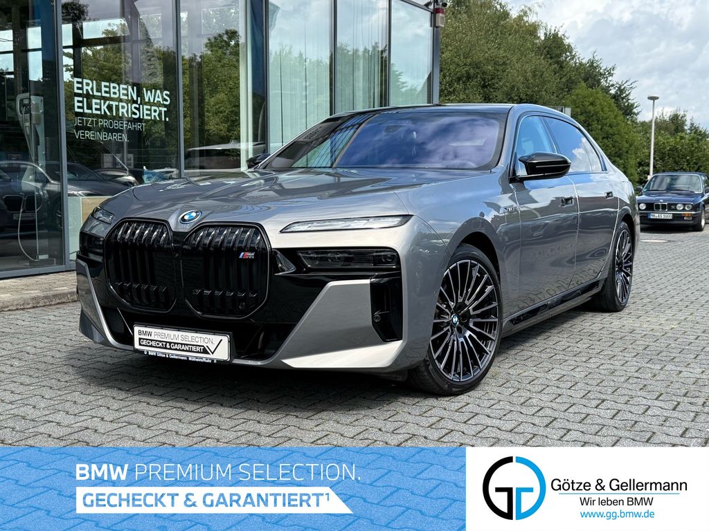 BMW i7