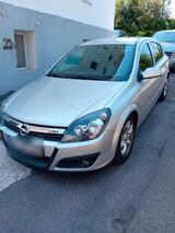 Opel Astra 1.9 D , Neu Tüv - Opel Astra aus 2006 mit Diesel-Antrieb: Limousine
