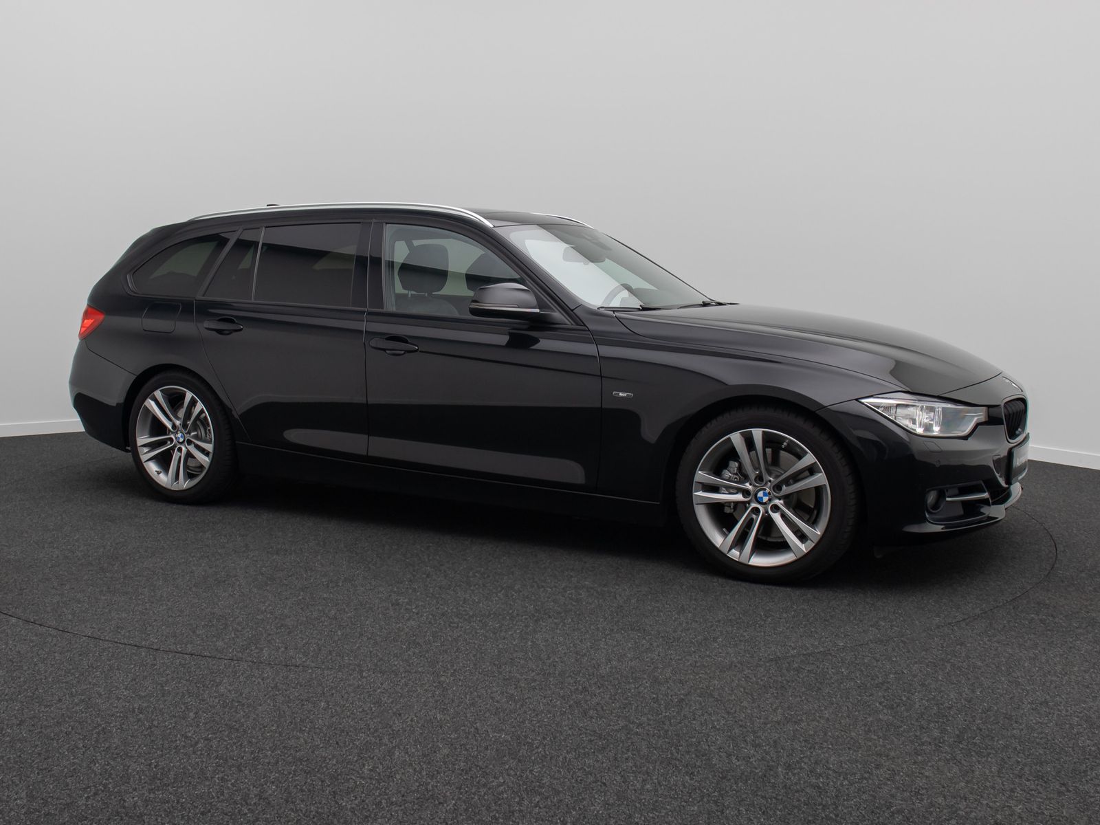 Fahrzeugabbildung BMW 325d Sport Line HUD HiFi Xenon Panorama Alarm