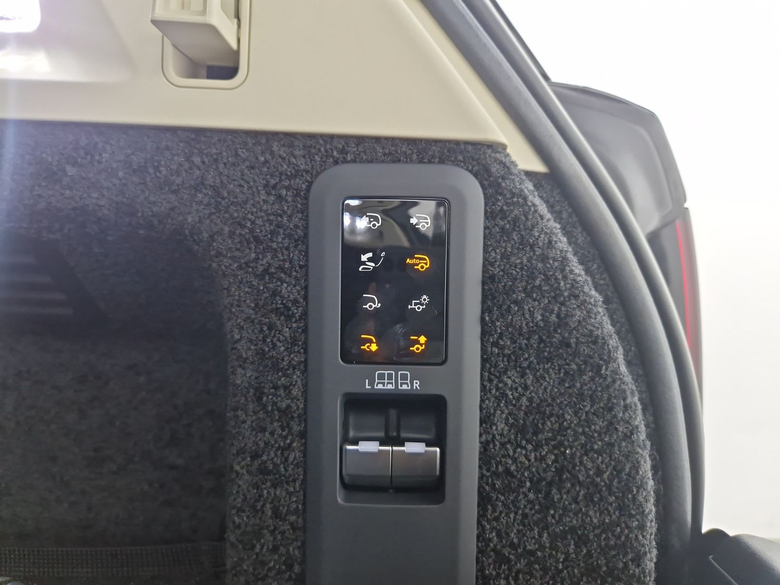 LAND ROVER Range Rover SWB D350 Autobiography AHK – Bild 13