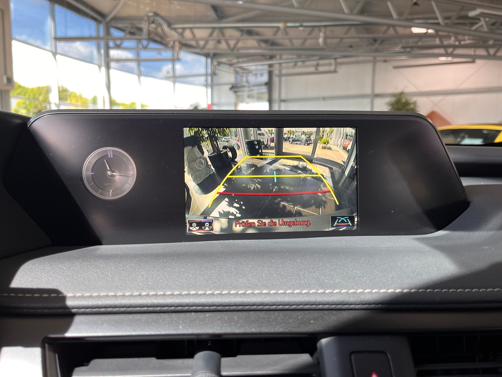 Fahrzeugabbildung Lexus UX 250 h Style Edition Full Link RFK KLIMA LED