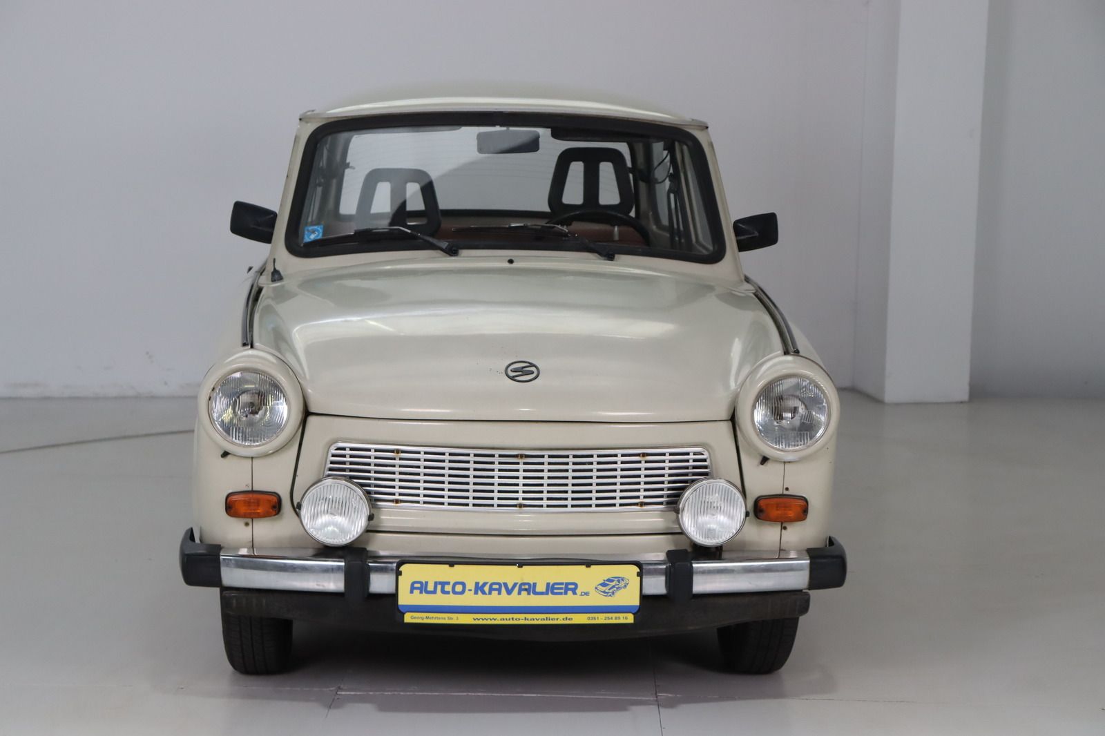 Fahrzeugabbildung Trabant 601 s deluxe HU/AU neu 1. Hand Top-Zustand