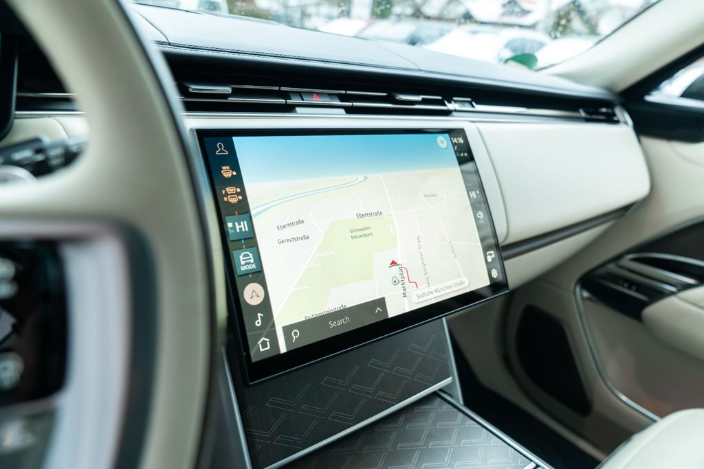 LAND ROVER Range Rover SV / 360° / PANO / LWB / P615 / 23" LAND ROVER Range Rover SV / 360° / PANO / LWB / P615 / 23"