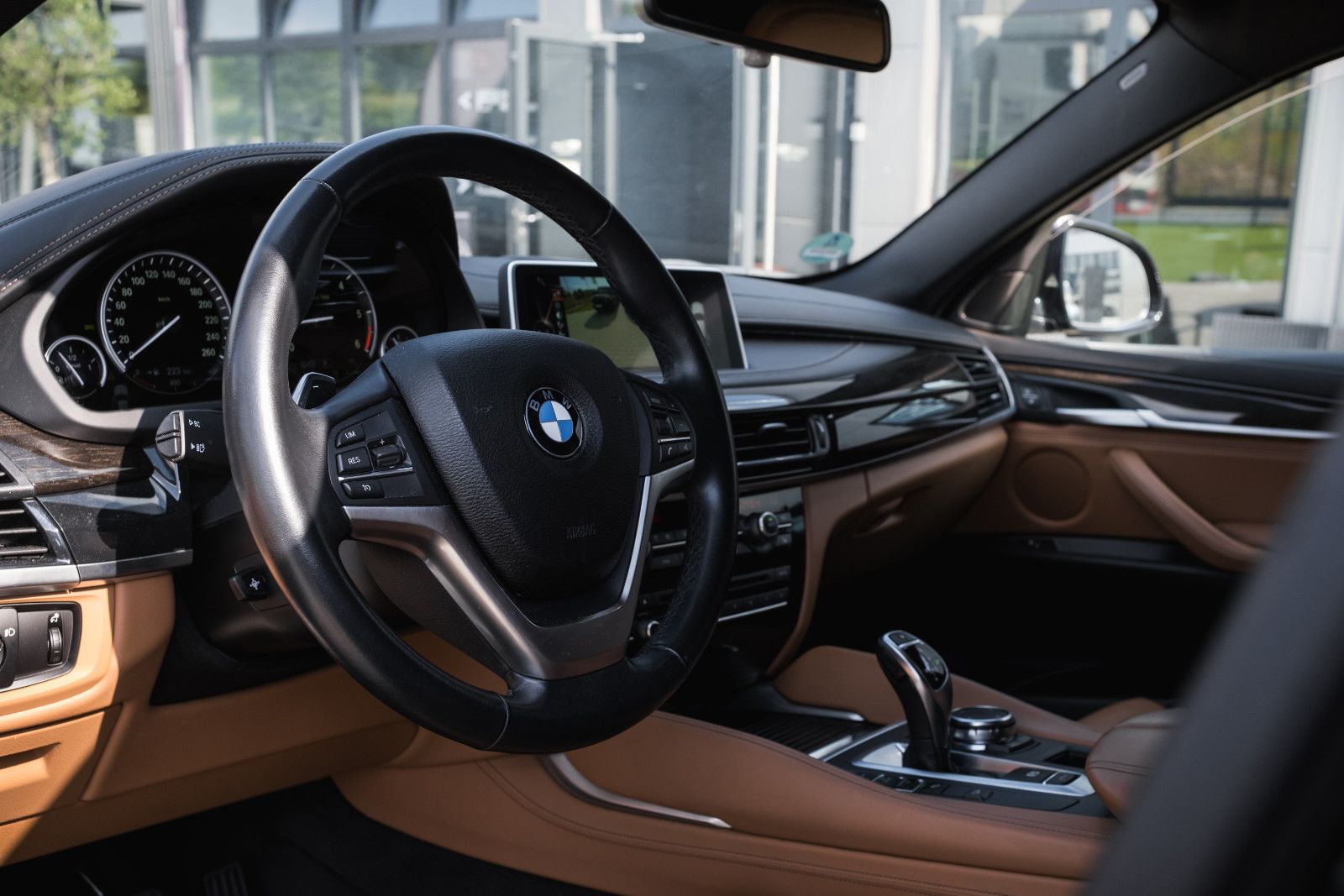 Fahrzeugabbildung BMW X6 xDrive 40 d - Nappa - HUD - AHK - InnoPaket