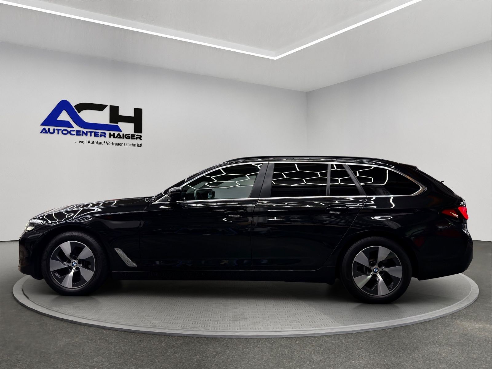 BMW 520d Touring Steptronic LED*DRIVINGASS*GARANTIE imagem 3