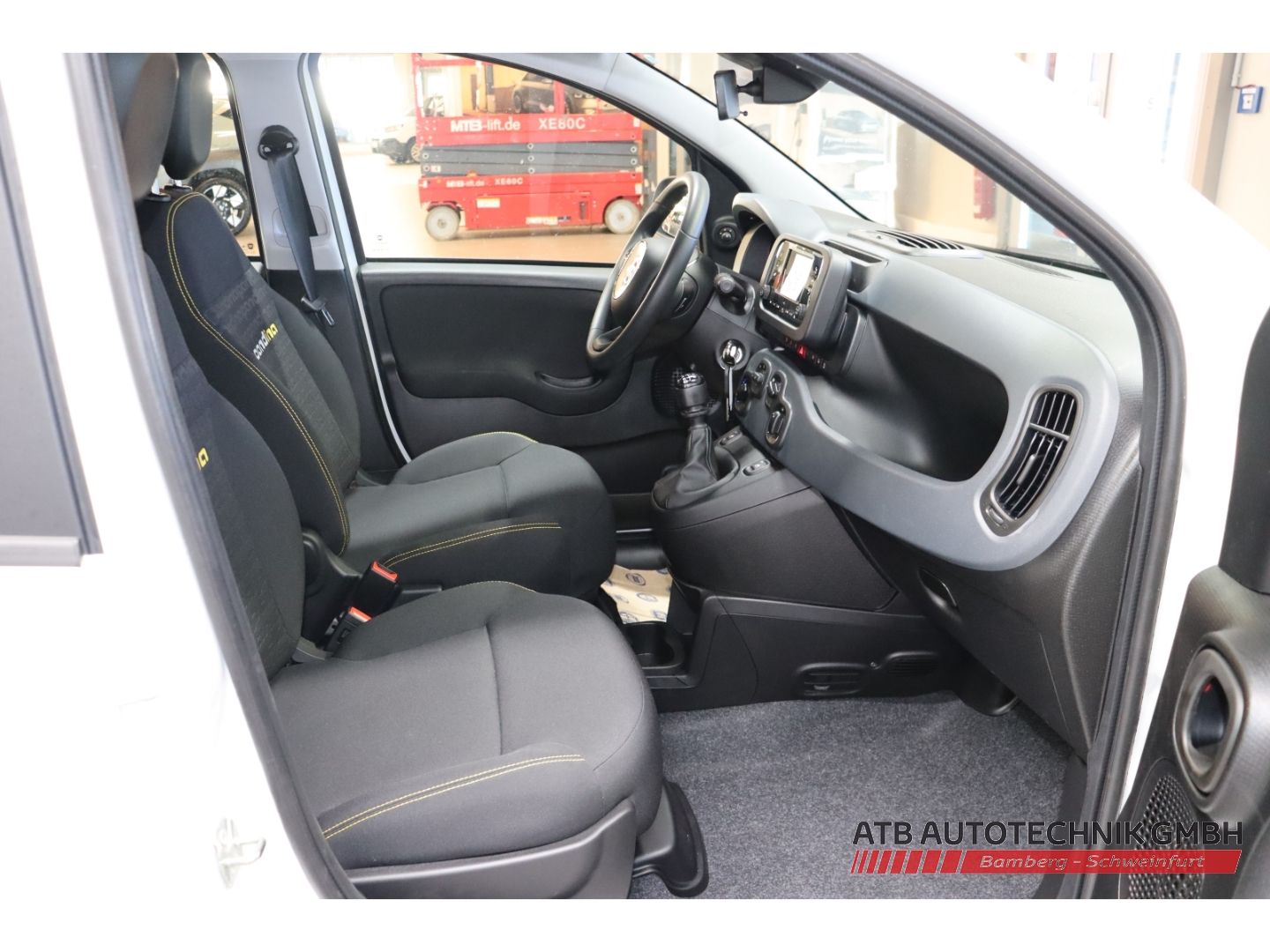 Fahrzeugabbildung Fiat Panda Hybrid 1,0 GSE 51kW (70 PS) City-Paket DAB