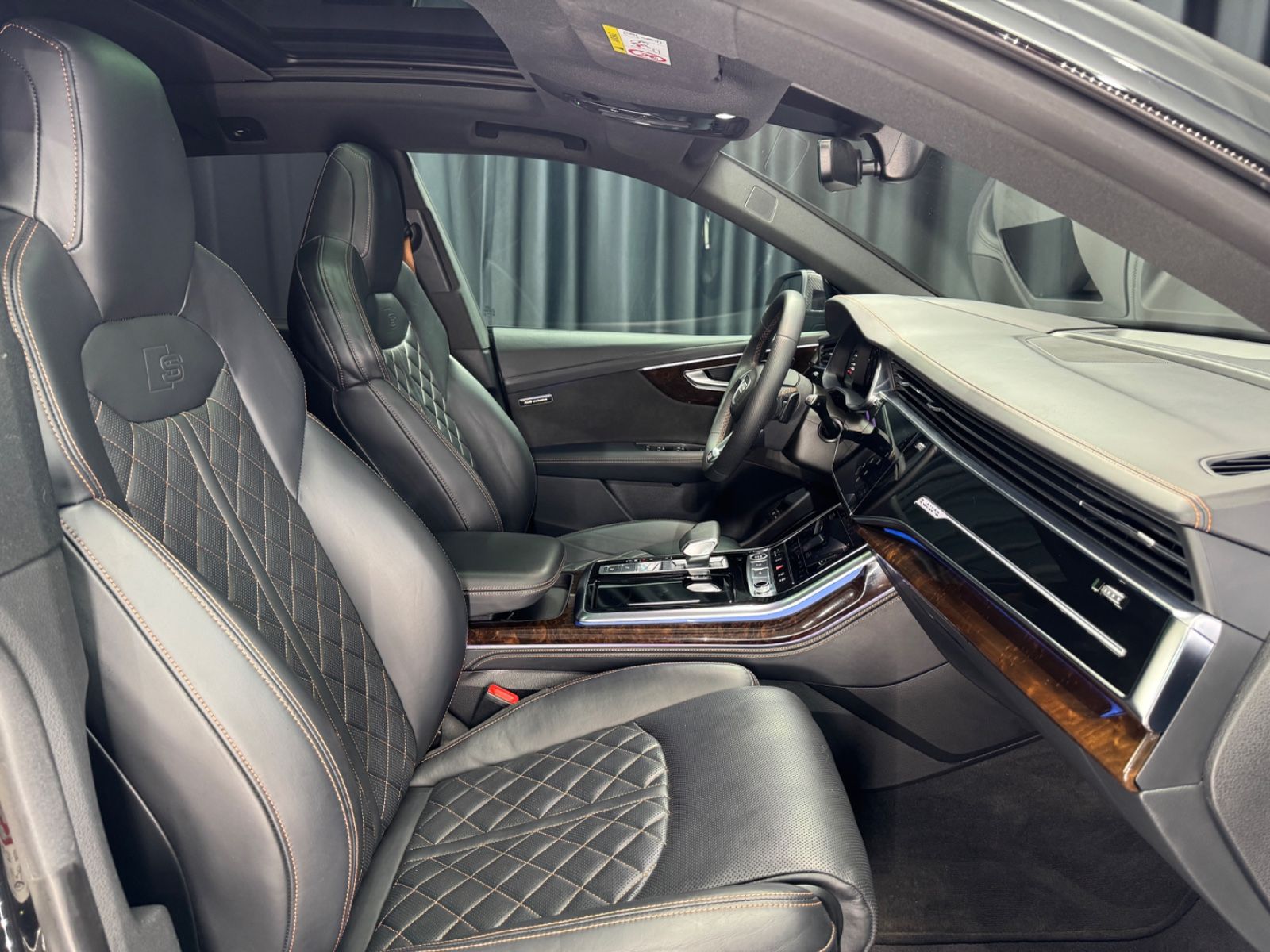 Fahrzeugabbildung Audi Q8 55 TFSI e quattro|B/O|EXCLUSIVE|RS-SITZE|VOLL