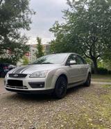 Ford Focus 1.6 Ghia  TÜV neu  gepflegt  - Ford Focus aus 2006: Ghia