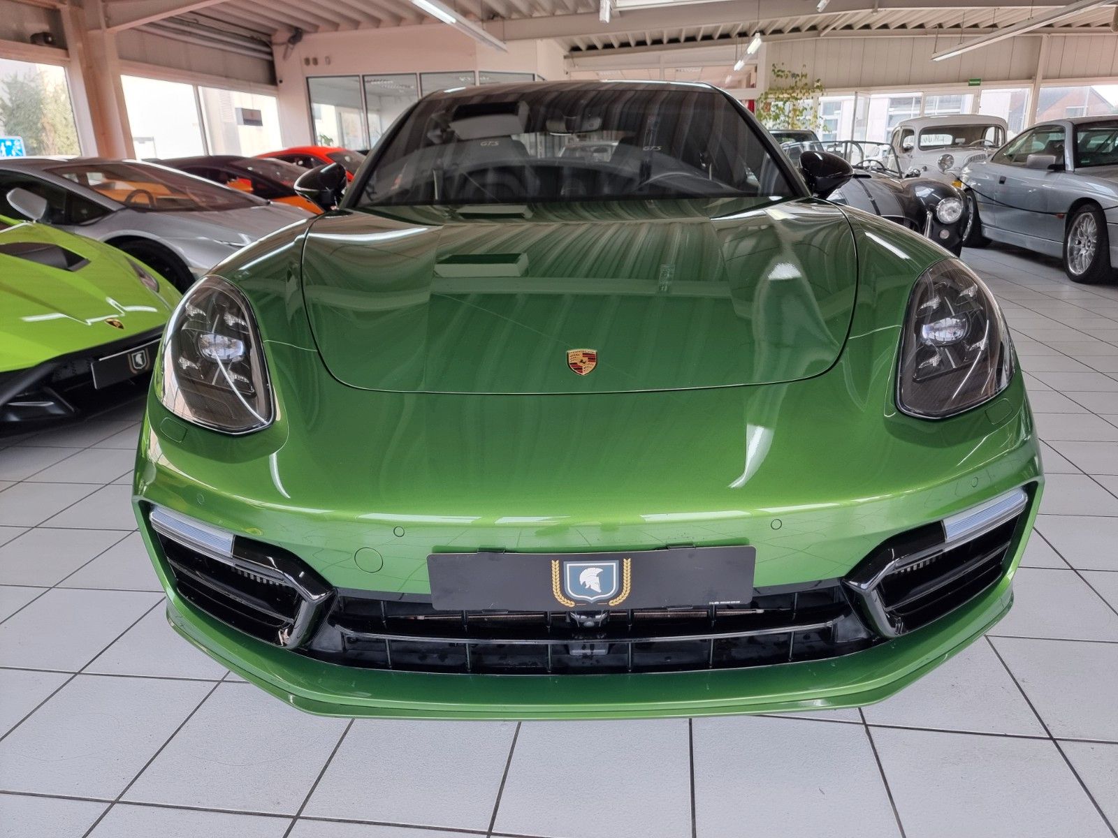 Fahrzeugabbildung Porsche Panamera Sport Turismo GTS/Mambagrün/Appr. 09/27