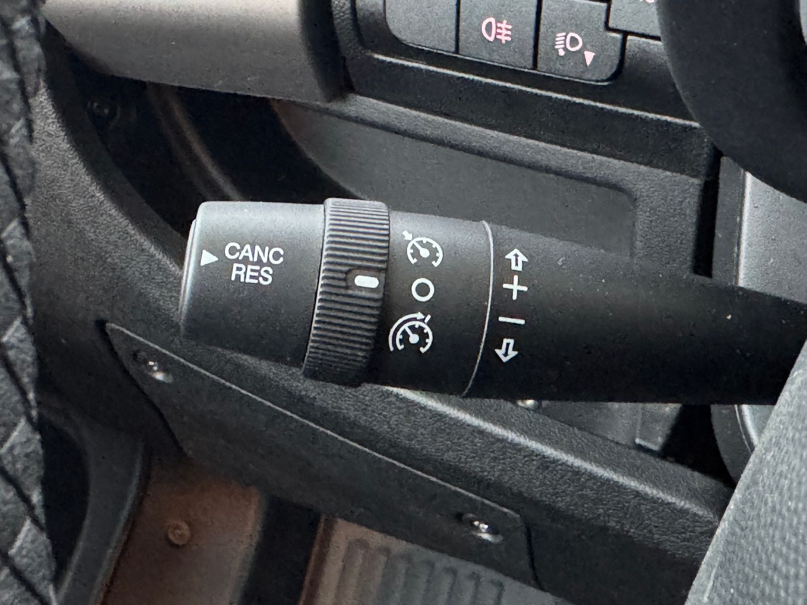 Fahrzeugabbildung Knaus VAN 650 I MEG AUTOMATIK LÄNGSBETT HUBBETT 1.HAND