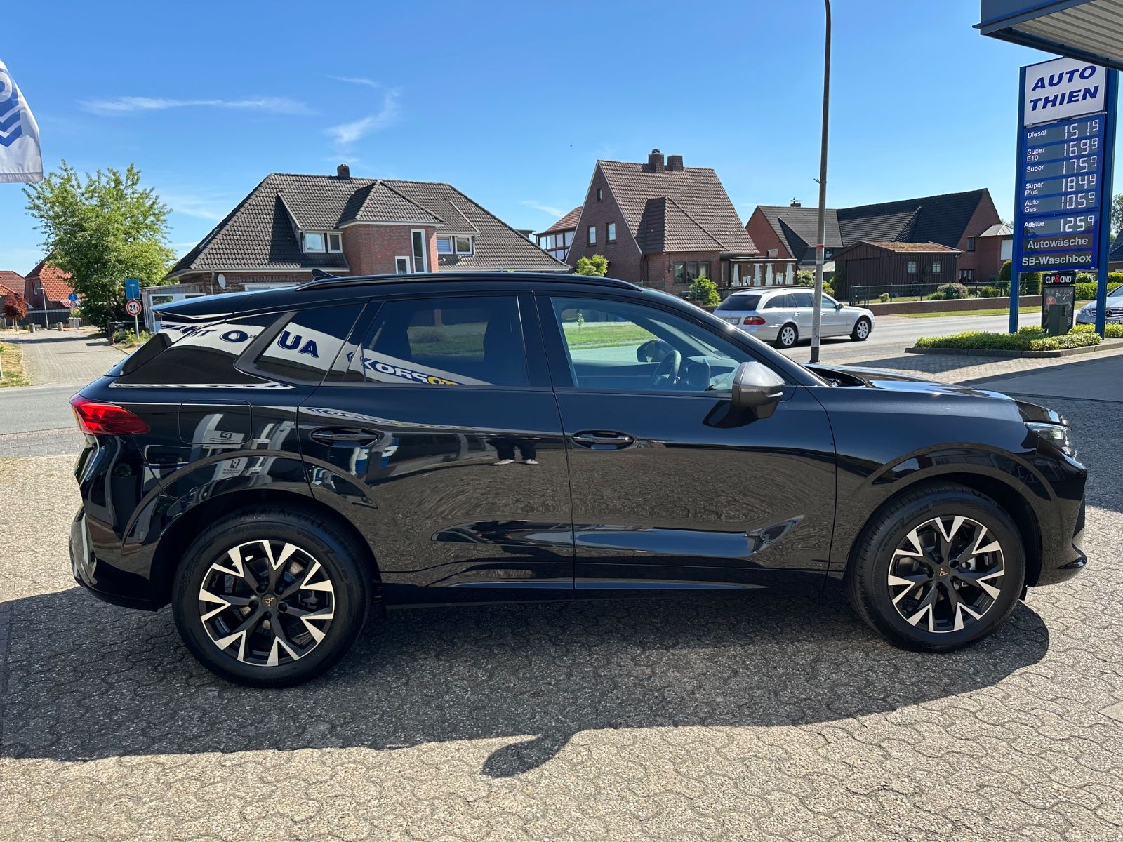 Fahrzeugabbildung CUPRA Terramar 1.5 eTSI DSG AHK/Navi/LED/ACC/18"