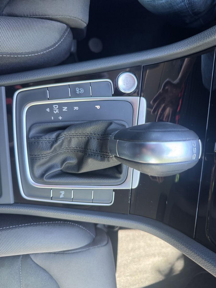 Fahrzeugabbildung Volkswagen Golf VII Lim. Highline LED+ACC+Tempomat