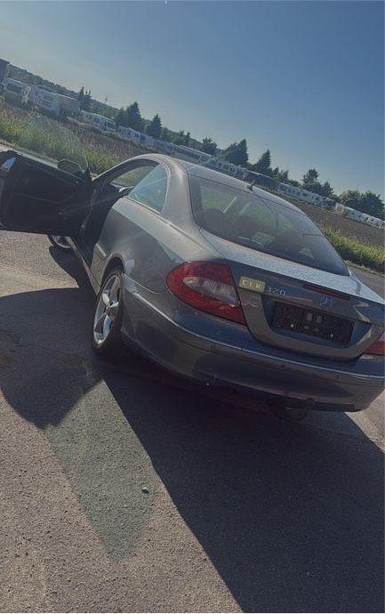 Mercedes-Benz CLK 320