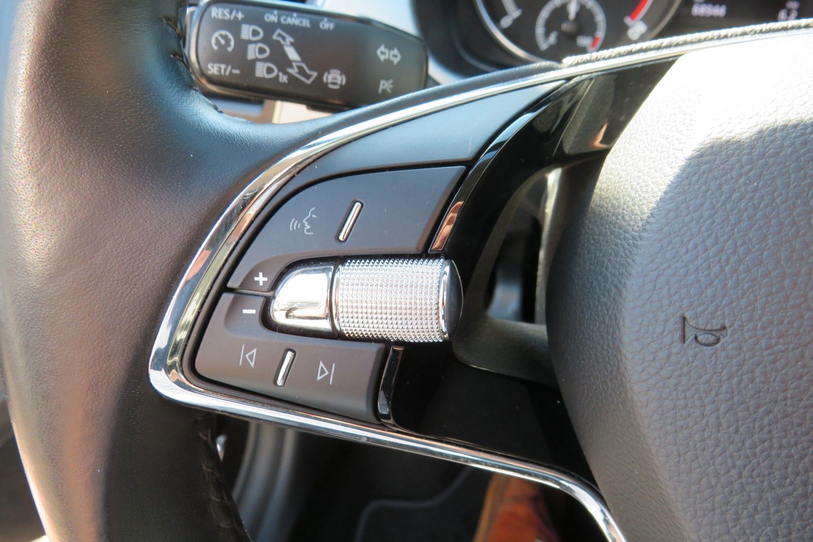 Fahrzeugabbildung SKODA Fabia Combi Ambition GJ SMART-LINK SITZH. NAVI 1