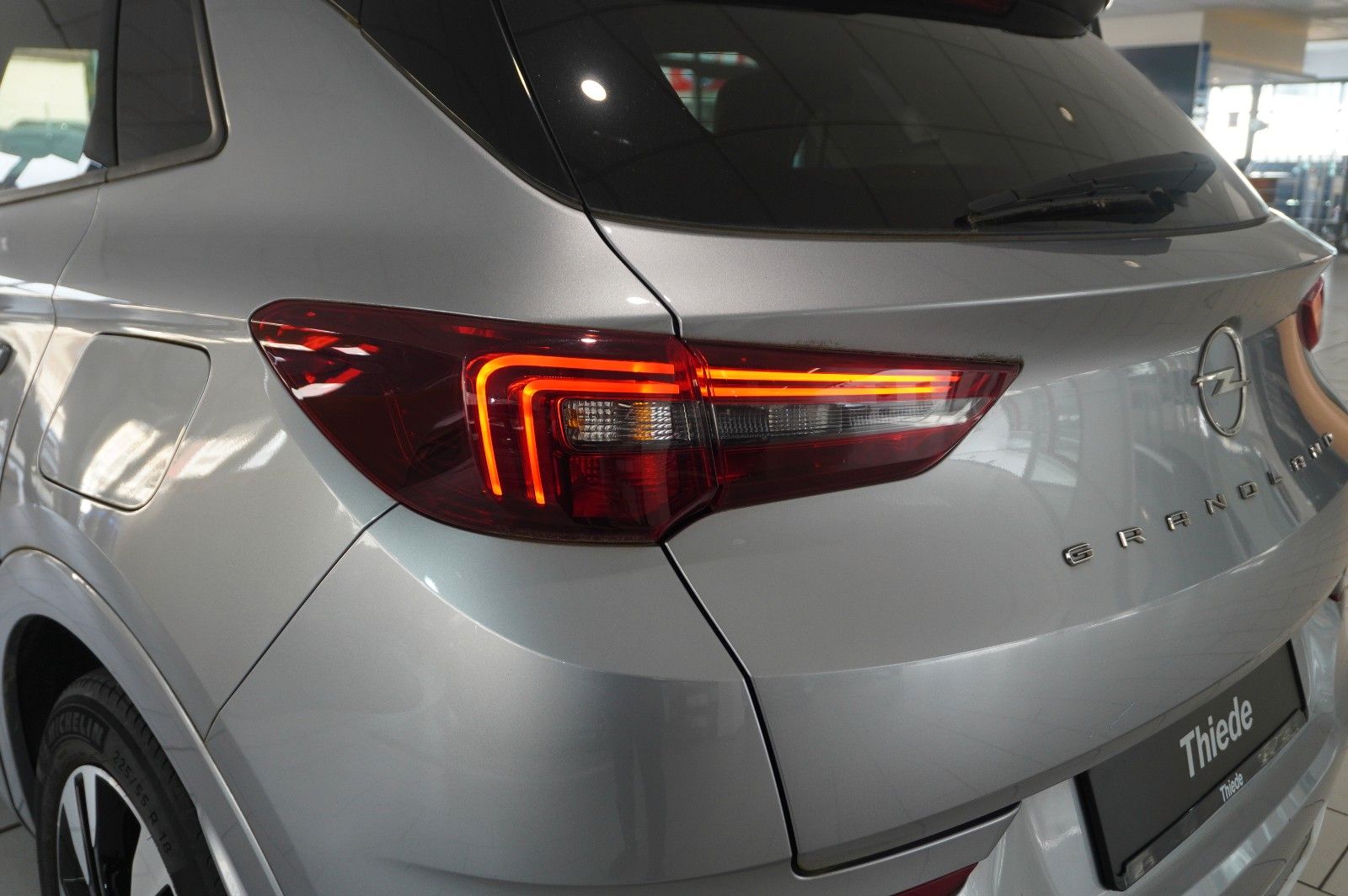 Fahrzeugabbildung Opel Grandland (X) ULTIMATE 4HYBRID NAVI/LED/SPORT/SH