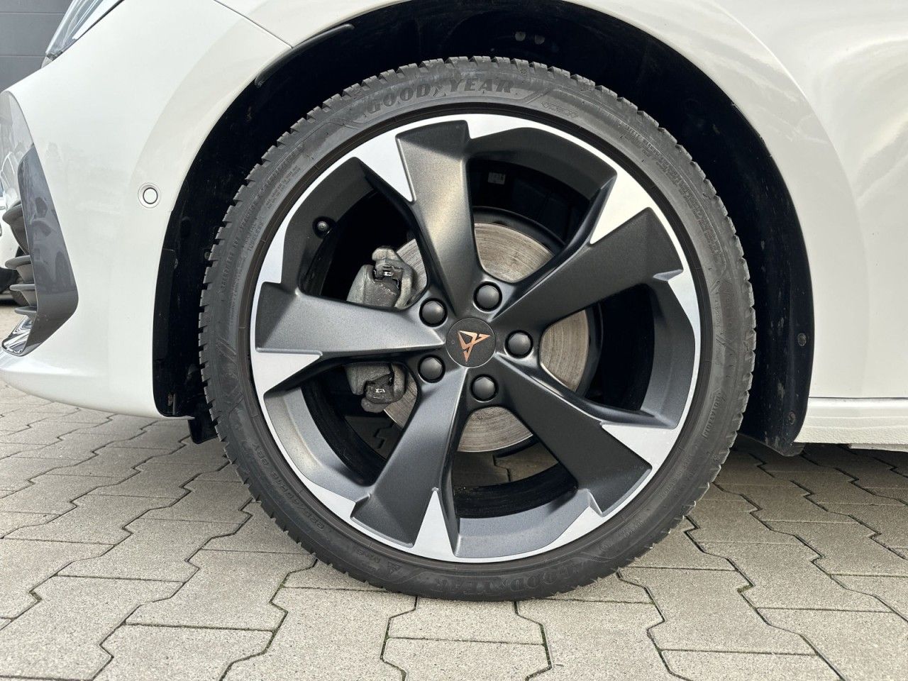 Fahrzeugabbildung CUPRA Leon 1.5 TSI ACT 150 PS 6-Gang