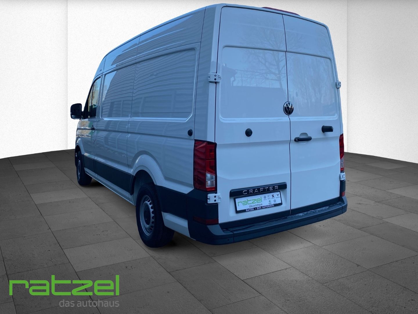 Fahrzeugabbildung Volkswagen Crafter 35 HD Kasten MR -36% auf UPE