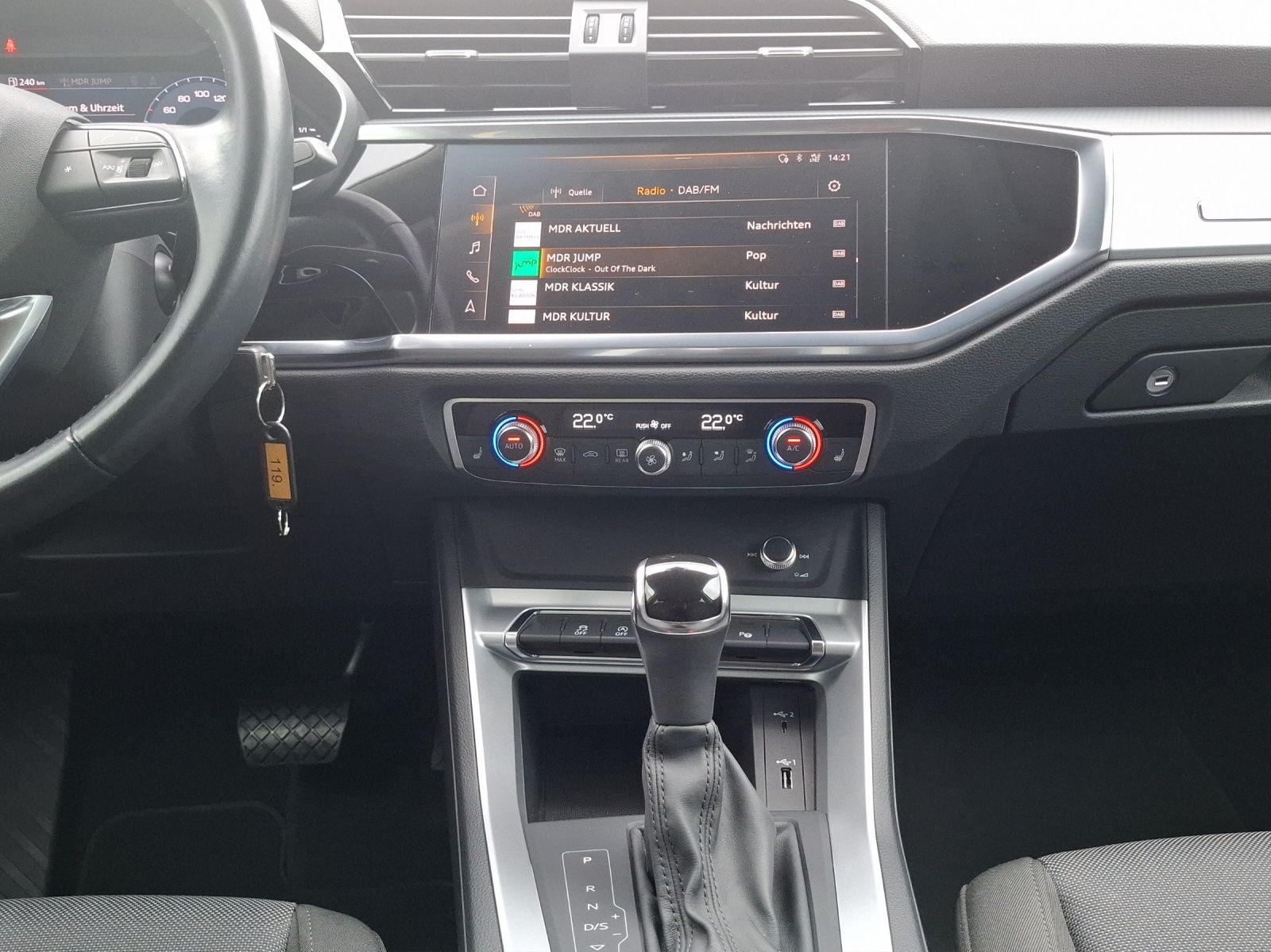 Fahrzeugabbildung Audi Q3 40 TFSI advanced S-tronic quattro LED AVC ACC