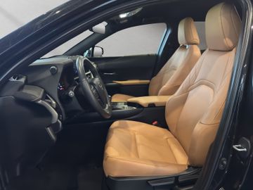 Lexus UX - 9