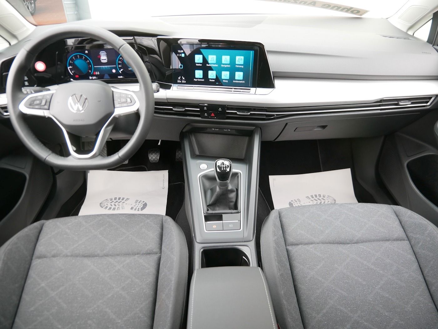 Fahrzeugabbildung Volkswagen Golf -VIII 1.5 Life NEU45T Standhz Kamera Matrix