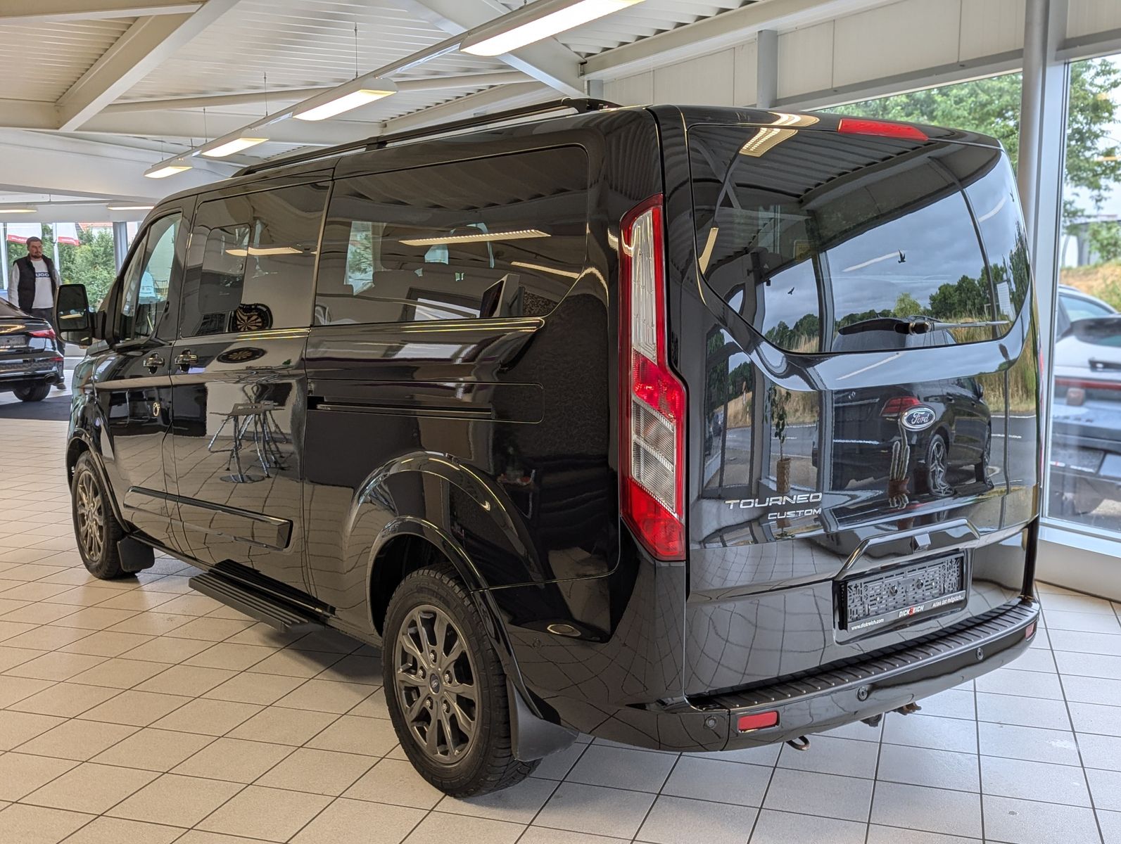 FORD Tourneo Custom 320 L2 Titan. 9-Sitze ACC Cam AHK - Image 5