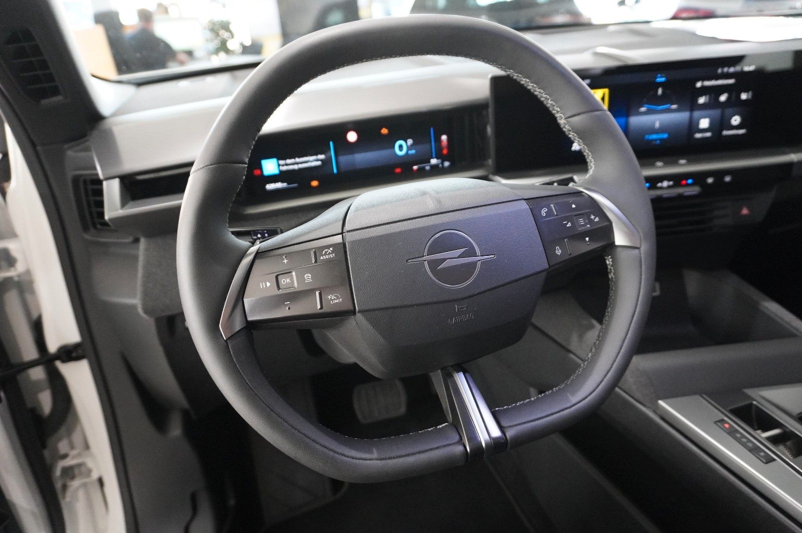 Fahrzeugabbildung Opel Grandland 1.2 48V HYBRID EDIT. NAVI/LED/KAMERA