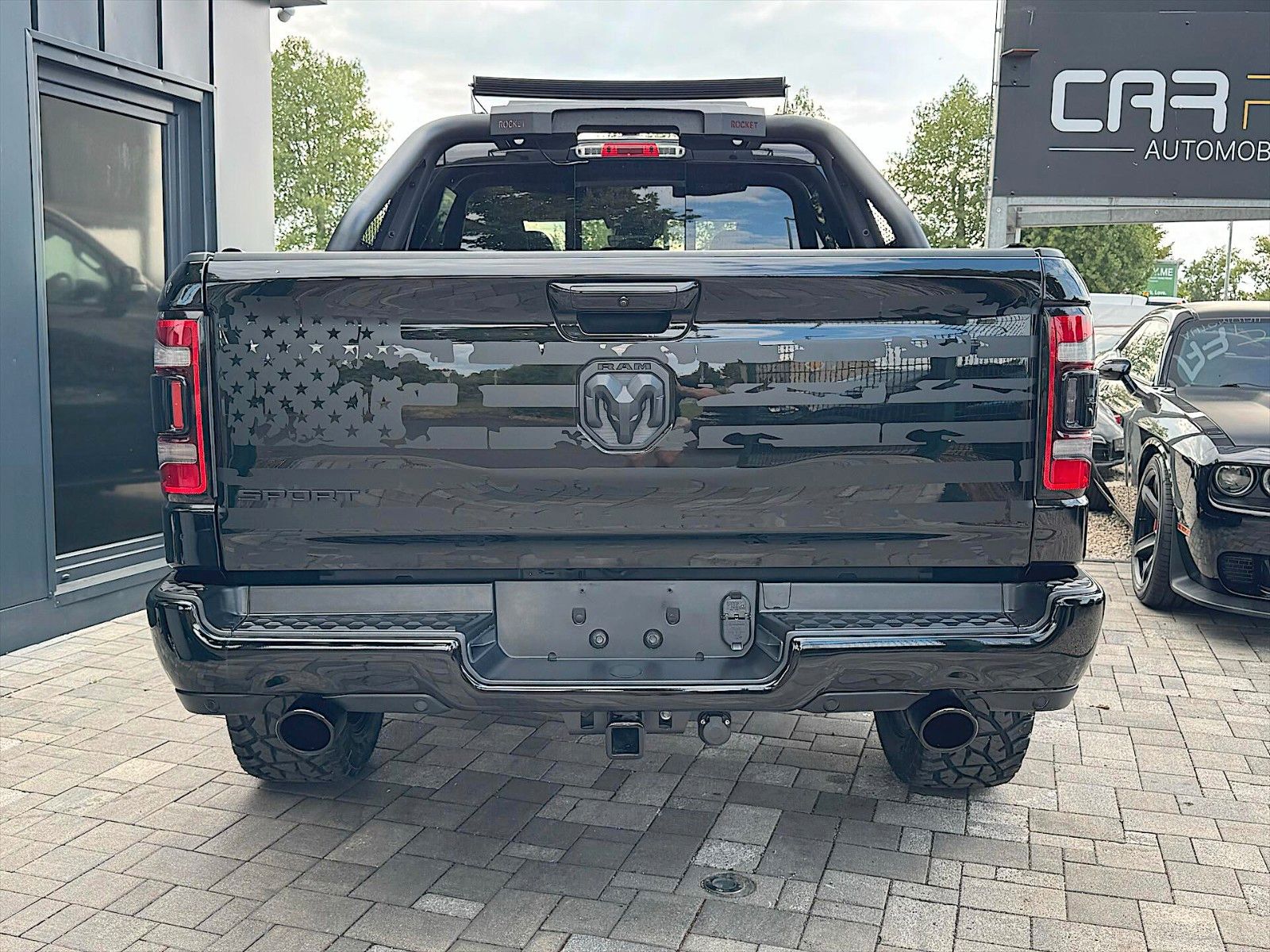 Fahrzeugabbildung Dodge RAM 5.7 V8 HEMI BLACK Edition Offroad 4x4 Tesla