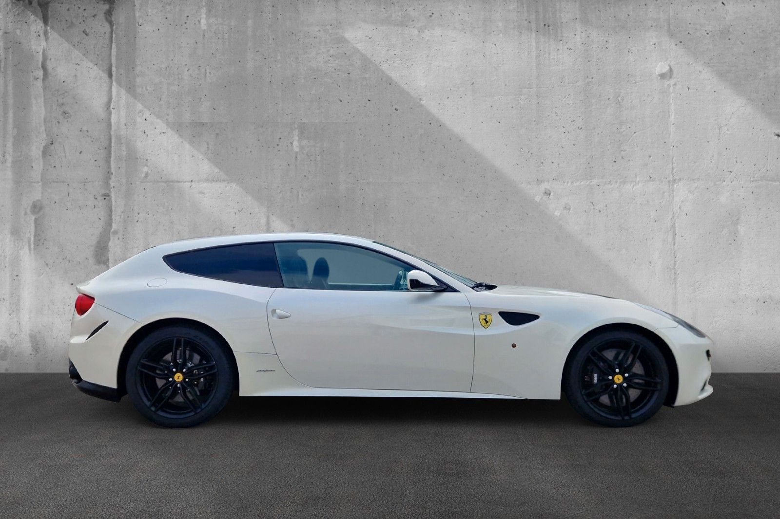 Fahrzeugabbildung Ferrari FF*dt. Auto*Lift*Carbon*Sitzbelüftung*Display*