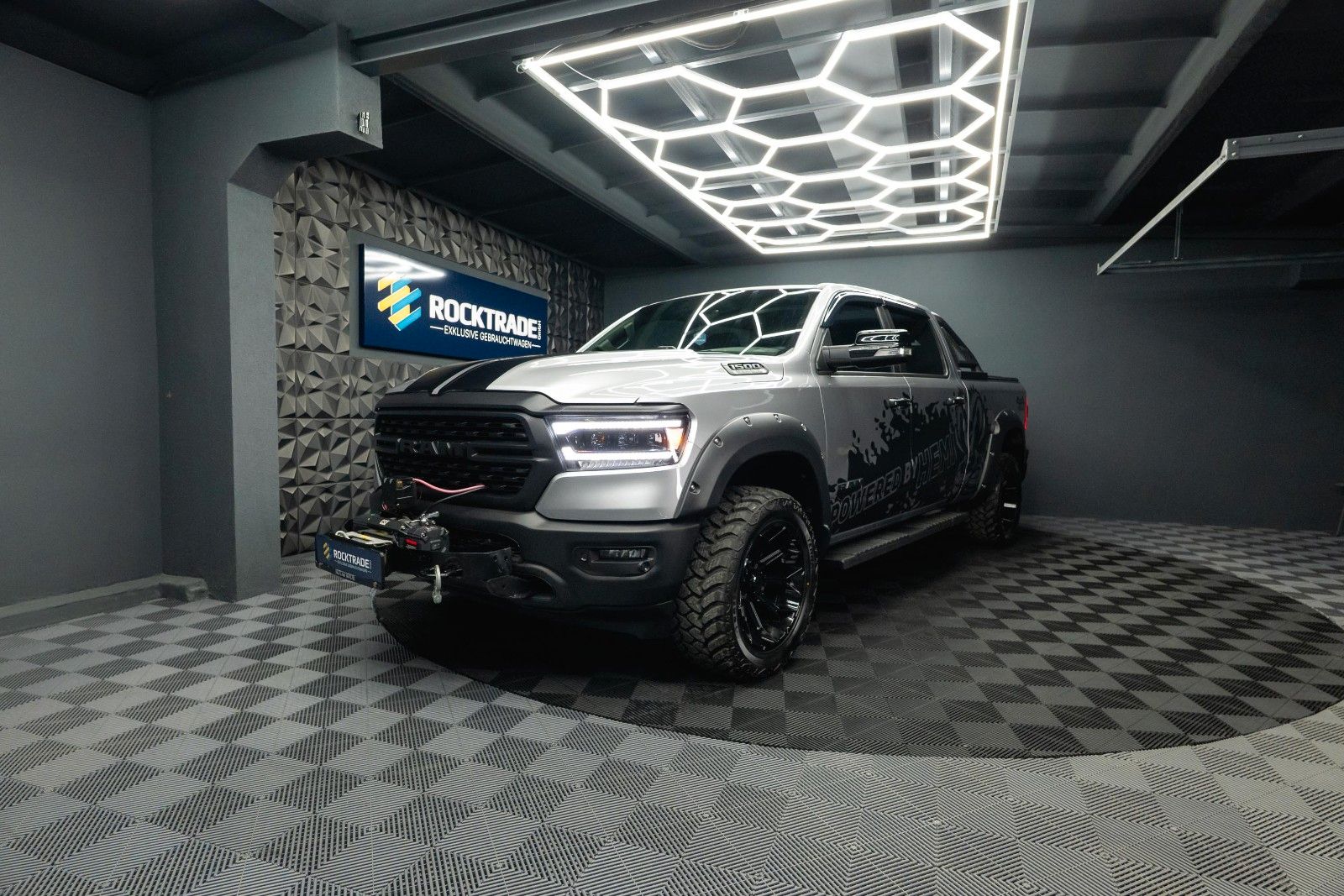 Fahrzeugabbildung Dodge RAM 5.7 V8 HEMI 4x4 OFFROAD LONGBED Seilwinde 5T