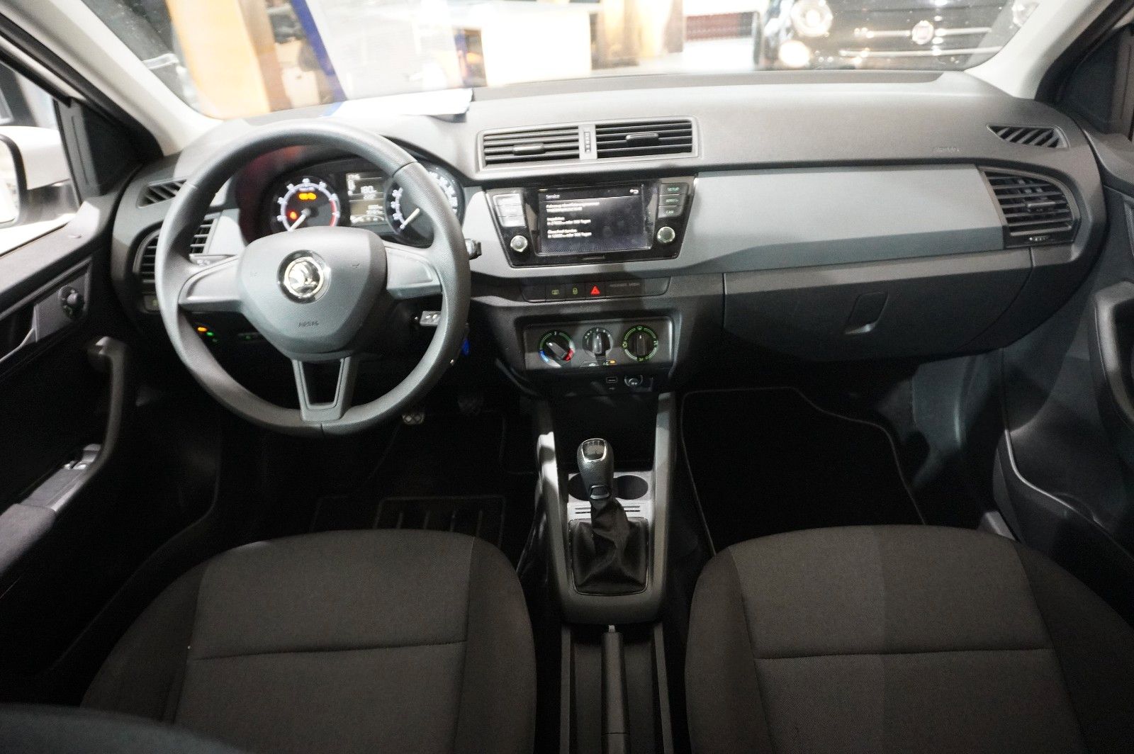 Fahrzeugabbildung SKODA Fabia 1.0 ACTIVE 5-TÜR LED/KLIMA/USB/NEBEL/BT
